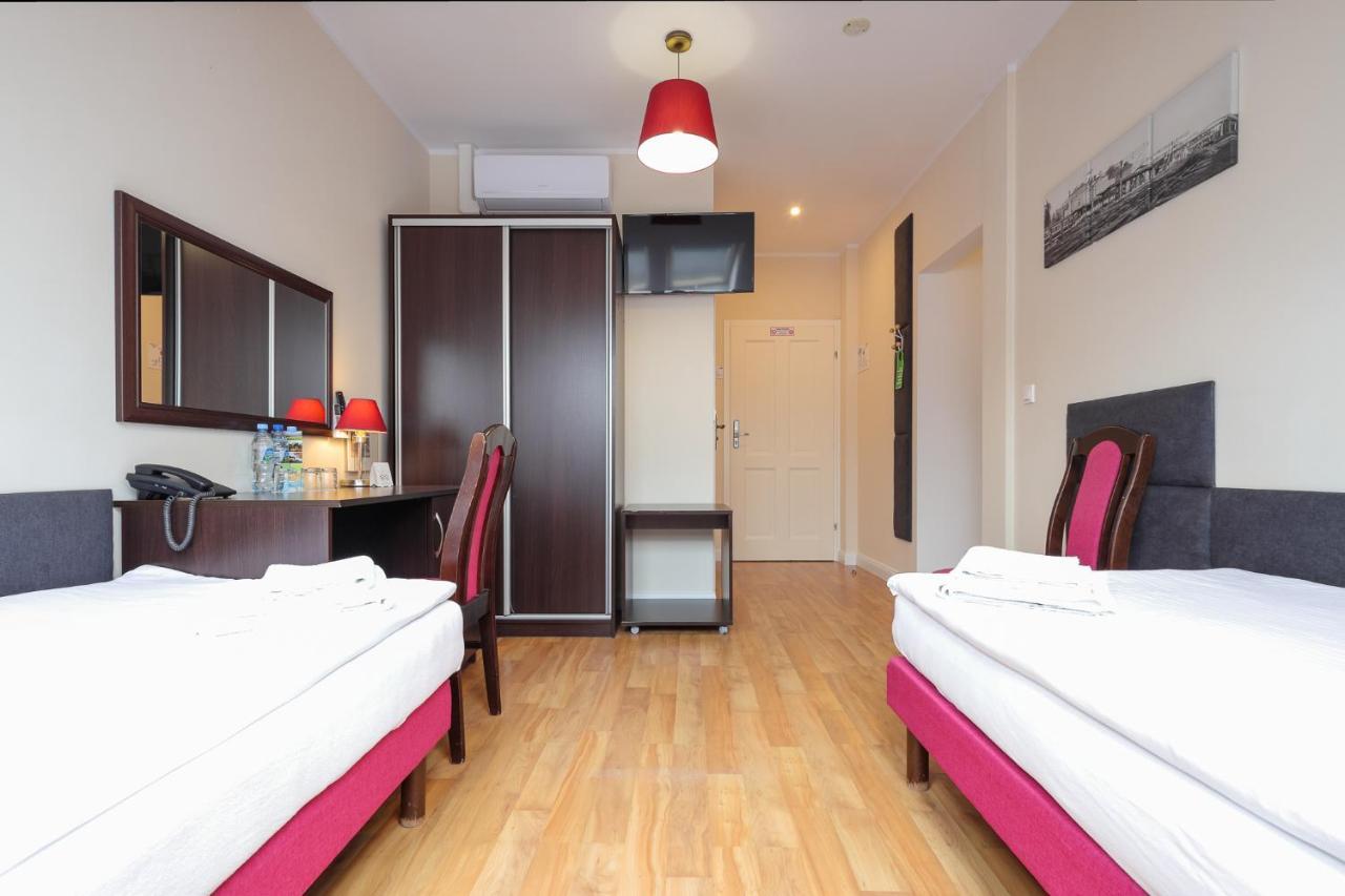 Namysłów Dworek Rozany Hotel & Restauracja מראה חיצוני תמונה
