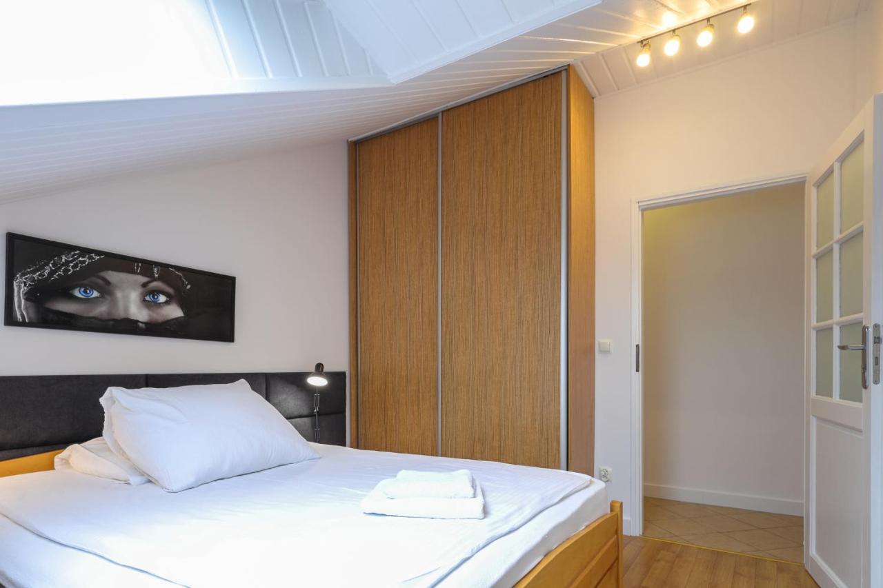 Namysłów Dworek Rozany Hotel & Restauracja מראה חיצוני תמונה