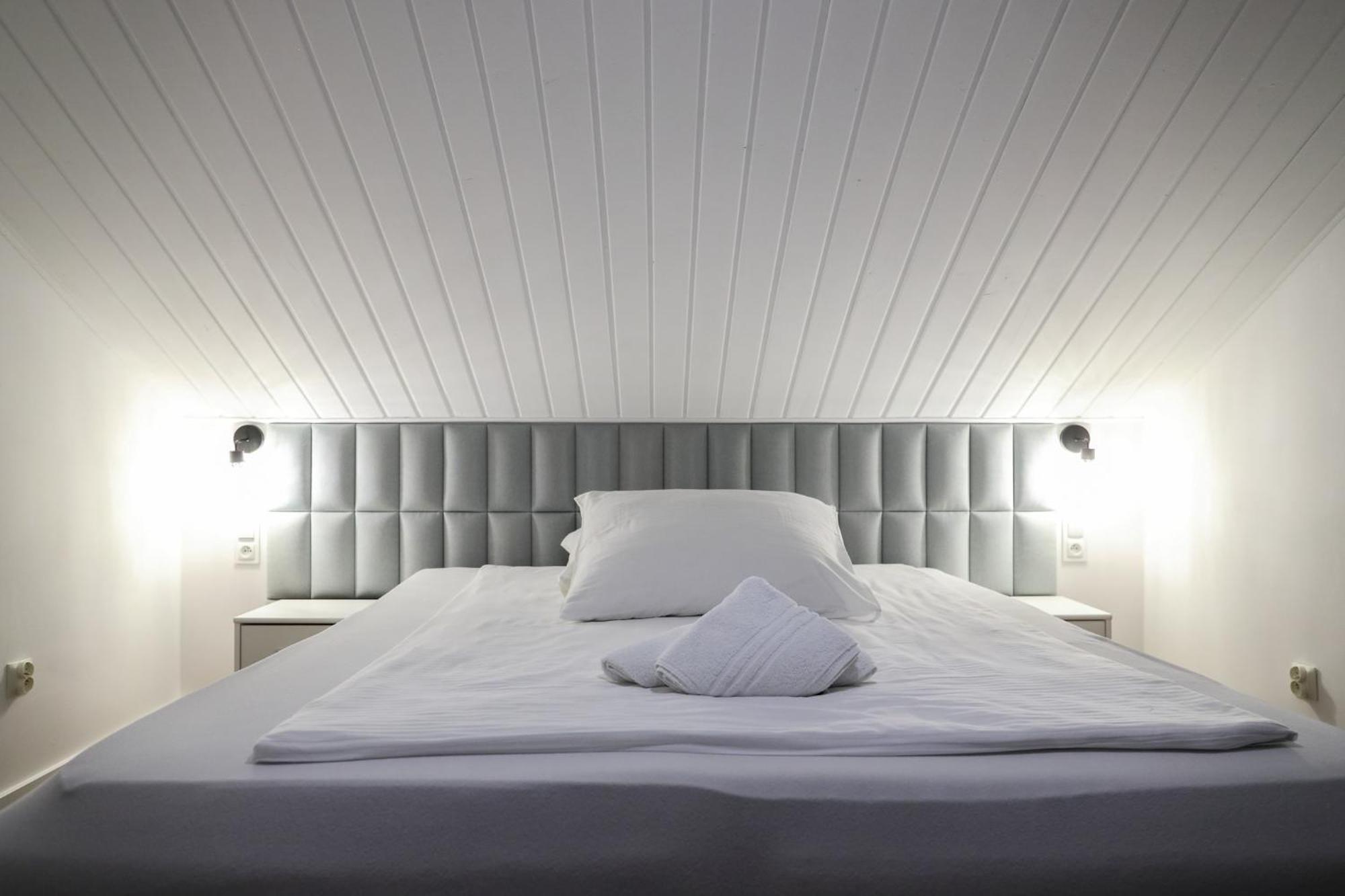 Namysłów Dworek Rozany Hotel & Restauracja מראה חיצוני תמונה