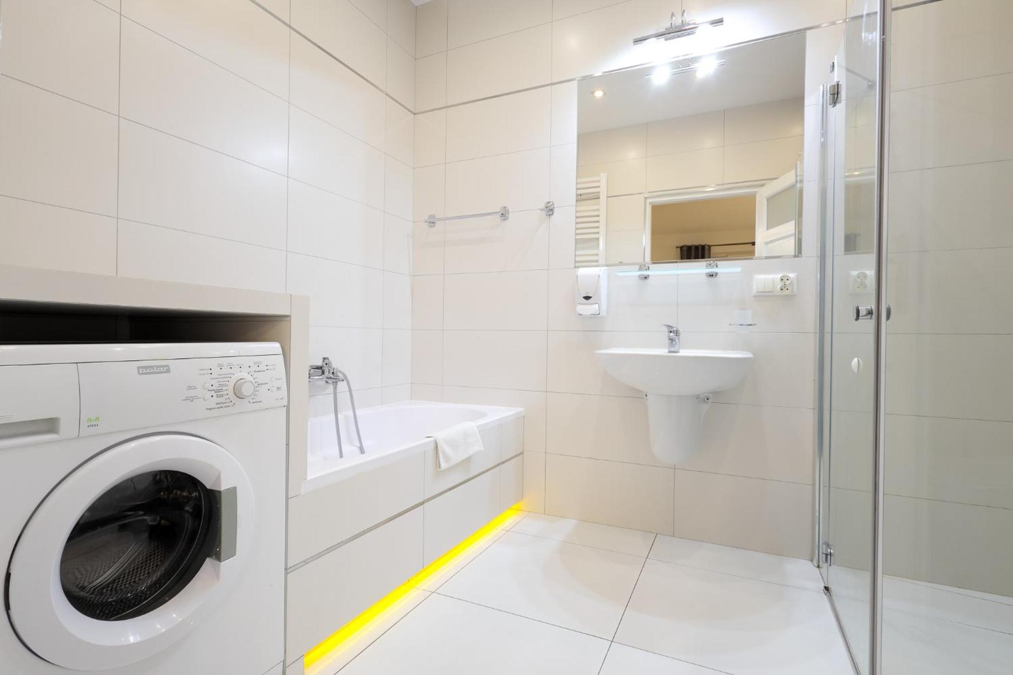 Namysłów Dworek Rozany Hotel & Restauracja מראה חיצוני תמונה
